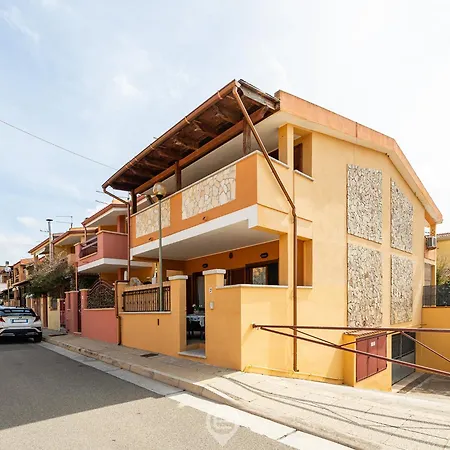 Coastal Nest - Aircon & Parking *